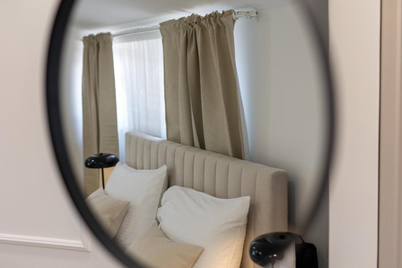 Palace Luxury Suites สปลิท ภายนอก รูปภาพ