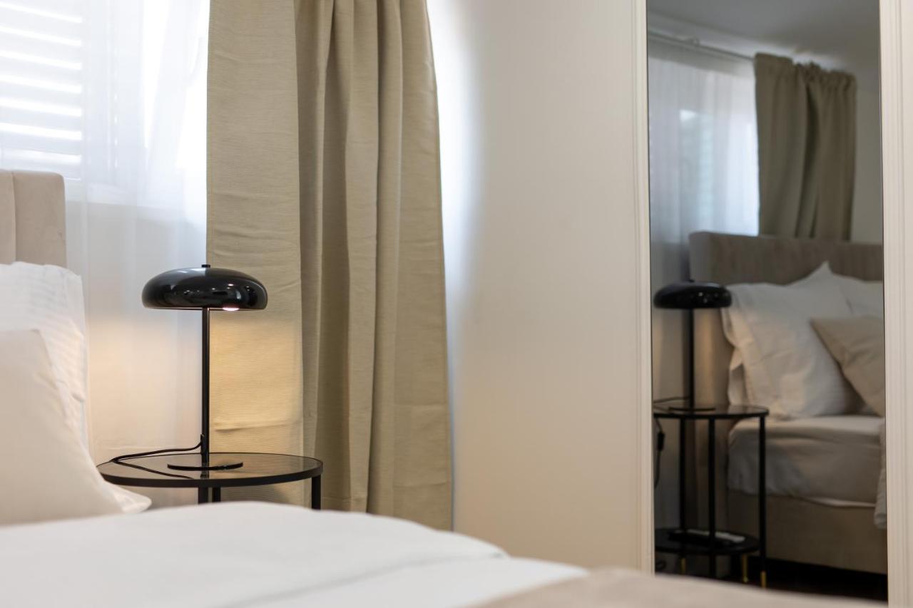Palace Luxury Suites สปลิท ภายนอก รูปภาพ